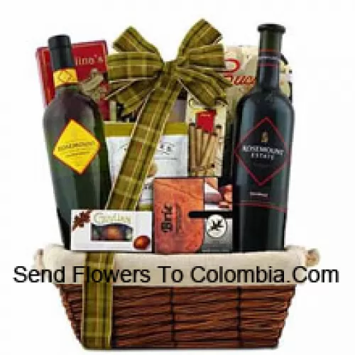 Dieser Geschenkkorb enthält Rosemount Estate Black Diamond Label Shiraz Rotwein, Rosemount Estate Chardonnay Weißwein, Brie-Käseaufstrich, Drei-Pfeffer-Mischung-Cracker, Olivenöl-Cucina-Chips, Guylian Belgische Schokoladenschalen, Angelinas süße Butterkekse, Dolcetto gefüllte Waffelrolle und Feridies extra große Gourmet-Virginia-Erdnüsse. (Der Inhalt des Korbes einschließlich Wein kann je nach Saison und Lieferort variieren. Falls ein bestimmtes Produkt nicht verfügbar ist, werden wir es durch ein Produkt von gleichem oder höherem Wert ersetzen)